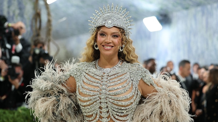 Sterren pakken uit op Met Gala: Rihanna, Beyonce en Emma Chamberlain stelen de show