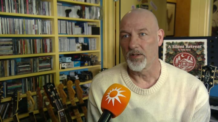 Eddy Zoëy pakt zingen weer op na heftige stemoperatie: 'Nog niet op oorlogssterkte'