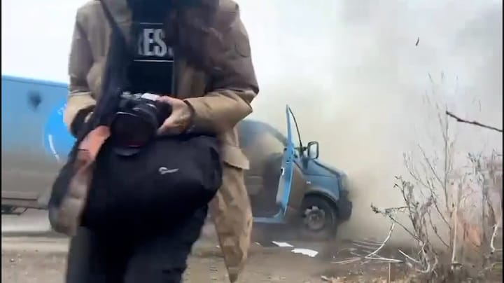 In beeld: Europese journalisten ontsnappen aan Russische droneaanval