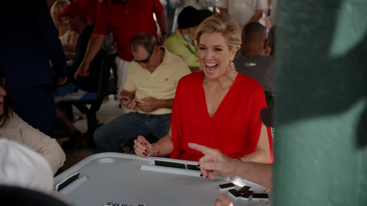 Willem-Alexander en Máxima spelen domino met Cubanen, maar kan de koning tegen zijn verlies?