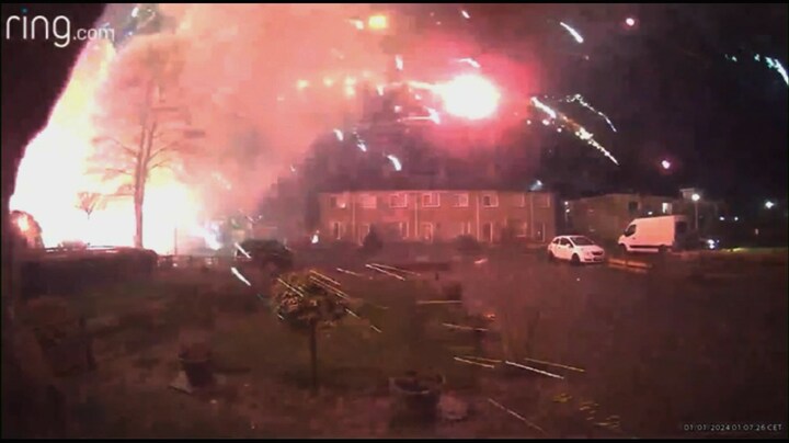 Buurtgenoot na enorme vuurwerkexplosie Midwolda: 'Ik was misschien zelf ook de lucht in gegaan'