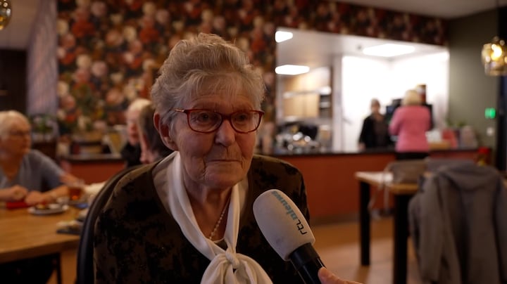 Deze ouderen krijgen een lesje in AI: ‘Ik vind het wel heel snel gaan’