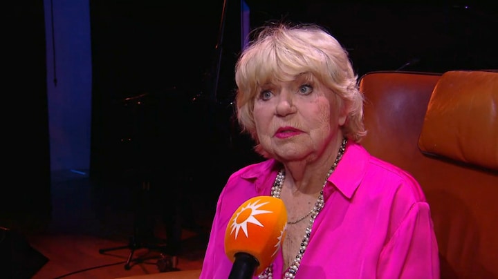 Tineke de Nooij klapt uit de school over uitbundig leven in biografie: 'De cocaïne vloog door de taxi'