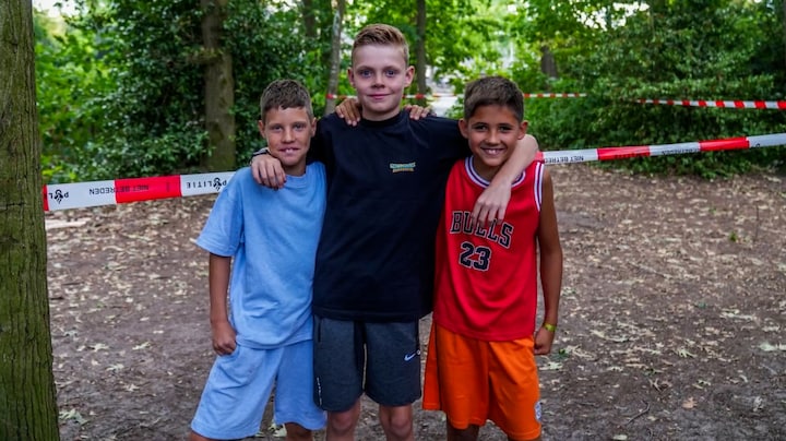 Jongens (10 en 11) vinden zestien granaten in bos vlak bij school in Best
