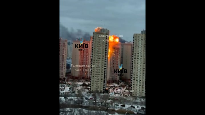 Russische drones raken Kyiv, kort voor ontmoeting Trump-Zelensky