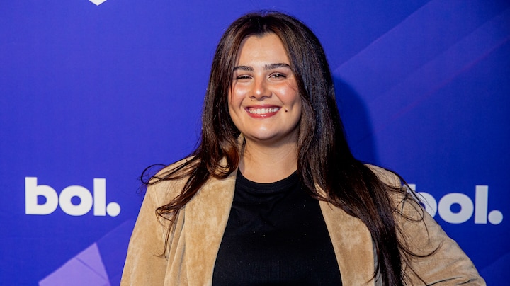 Julia Heetman haalt vlak voor bedtijd grap uit bij vriend Jelle