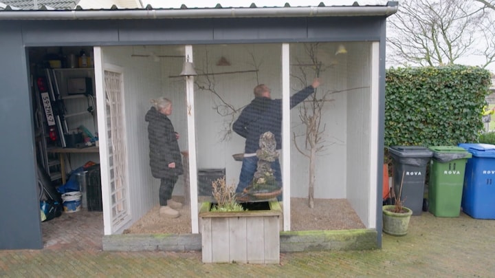 Tony en Derrekien met man en macht op vogeljacht in Urk!: 'Je staat weer in de weg'