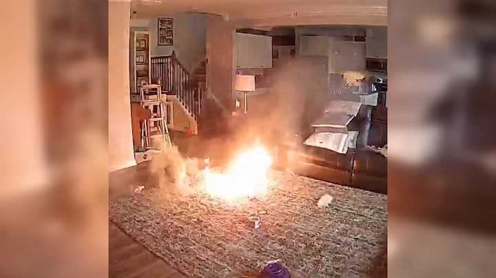 Batterij ontploft en vat vlam nadat hond in VS ermee speelt