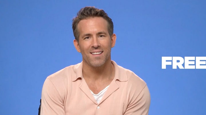 Ryan Reynols vertelt over datenights met Blake Lively tijdens innig onderonsje