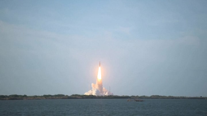 In beeld: eerste maanmissie in ruim 50 jaar succesvol gelanceerd