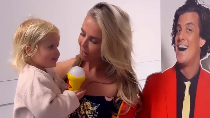 Dochter Jovi niet blij met moeder Monique Smit: 'Heb niet olifantje in het bos gezongen'