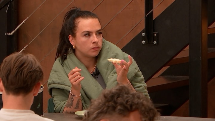 Chocopasta gebruik van Roxy zorgt voor discussie in De Bondgenoten: 'Dit kan toch niet?'
