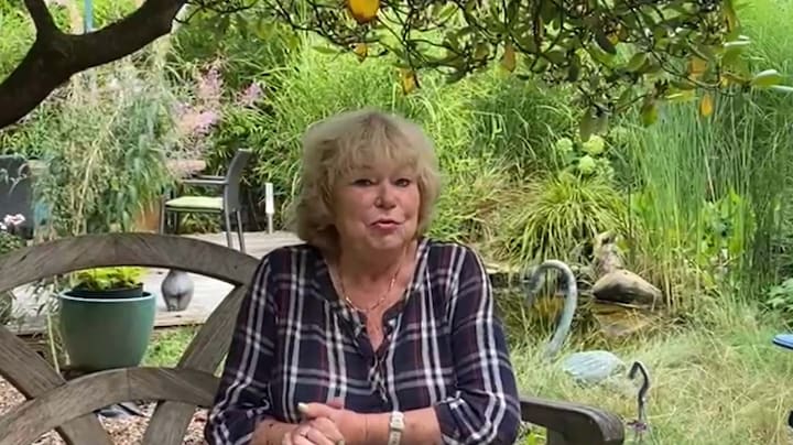 Tineke de Nooij op 81-jarige leeftijd terug op de radio: ‘Alleen maar leuke reacties’