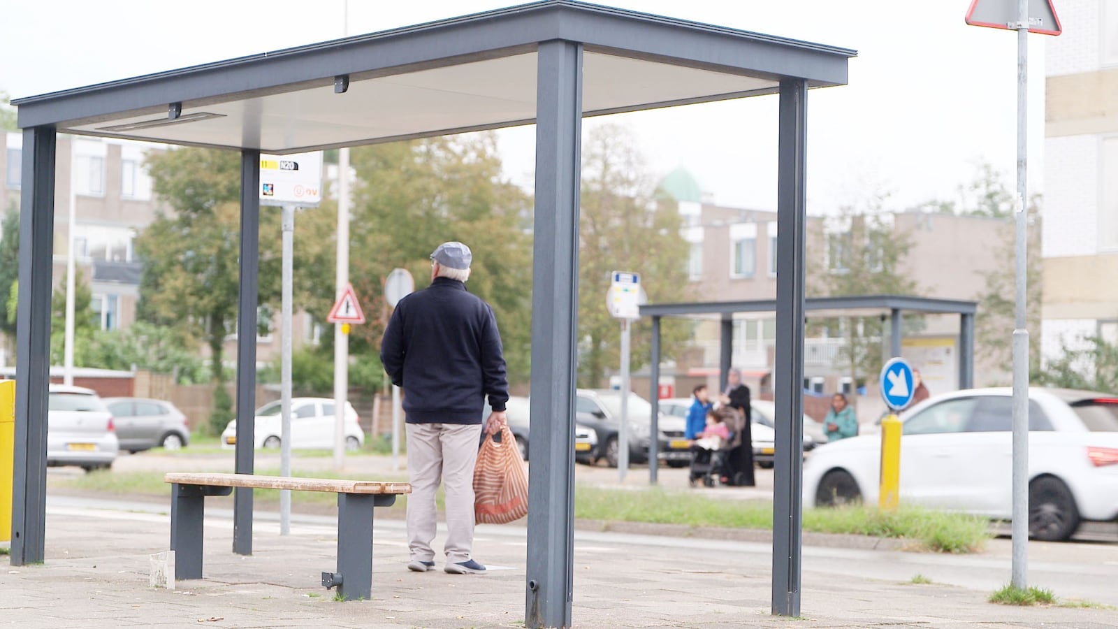 Utrechtsestraat won’t be a one-way street after all: speed bumps, crosswalk and possible speed camera to make street safer