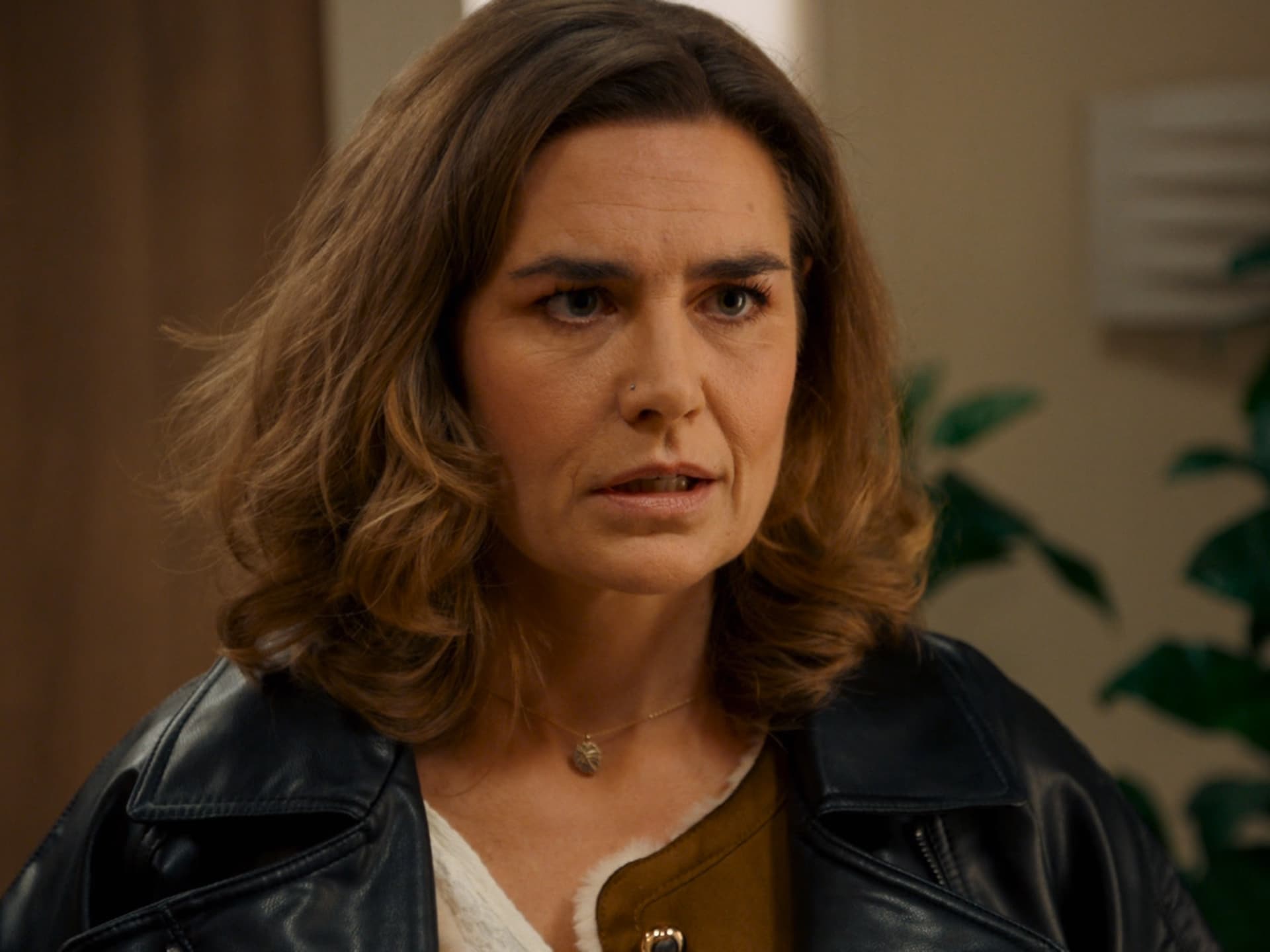 GTST: Noor vraagt Linda of ze iets met Julian heeft