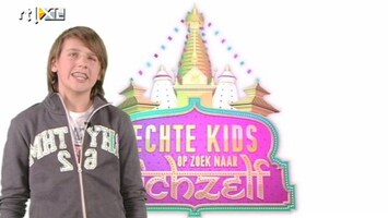 Echte Meisjes Op Zoek Naar Zichzelf Echte Kids Op Zoek Naar Zichzelf?