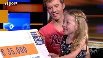 RTL Boulevard Albert en Winston geven cheque bedanklied