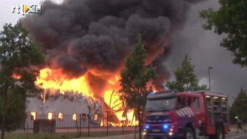 RTL Nieuws Beelden van de gigantische brand in Oisterwijk