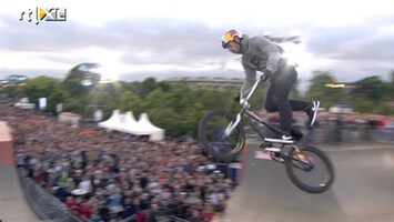 RTL Nieuws Gave stunts bij BMX Freestyle in Amsterdam