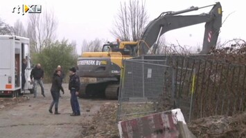 RTL Nieuws Politie onderzoekt terrein Hells Angels