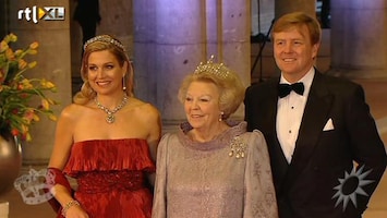 RTL Boulevard koningin Beatrix, Willem-Alexander en Máxima komen aan bij Rijksmuseum