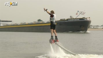 Britt & Ymke En Het Mysterie Van ... Pauline Wingelaar stijgt op uit het water