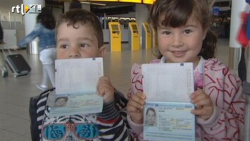 RTL Nieuws Alle kinderen komen met paspoort op Schiphol