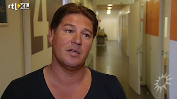 RTL Boulevard Martijn geeft rondleiding tijdens de repetities liveshow X Factor