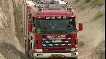 RTL Transportwereld Met de brandweerauto het terrein in