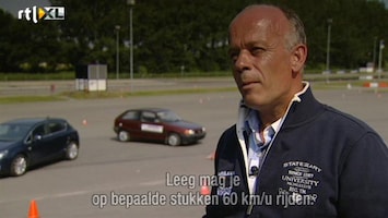 RTL Autowereld Autorijden doe je zo: Over een obstakel rijden