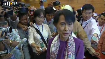 RTL Z Nieuws Opositieleidster Aung San Suu Kyi beëdigd in Myanmar
