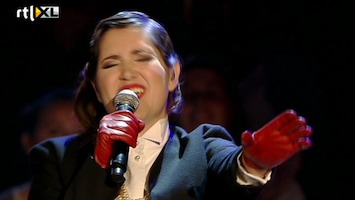 X Factor Astrid zingt Natural Woman in de Sing-off