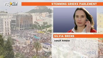 RTL Z Nieuws Athene live: rookwolken op plein na ja-stem parlement