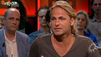 RTL Boulevard John Ewbank trekt Koningslied terug