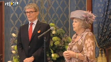 RTL Nieuws Koningin Beatrix geëmotioneerd bij toespraak