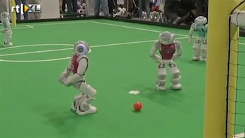 RTL Nieuws Geinig: zo voetballen robots
