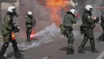 Traangas en molotovcocktails bij Griekse rellen om treindoden