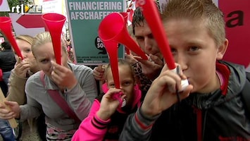 RTL Nieuws Duizenden mensen de straat op tegen kabinet