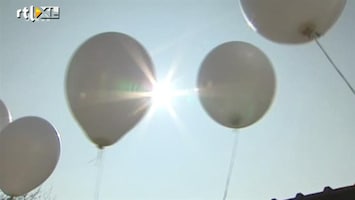 RTL Nieuws Witte ballonnen voor slachtoffers busramp