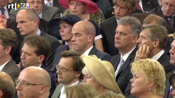 RTL Nieuws Samsom knikkebollend tijdens troonrede