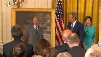 RTL Nieuws Bush onthult eigen portret in Witte Huis