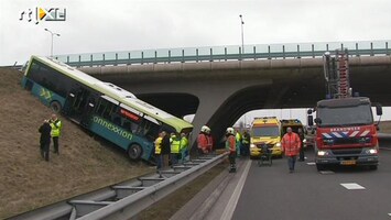 RTL Z Nieuws 3 gewonden bij zwaar busongeluk Alkmaar