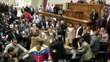 RTL Nieuws Chaos in parlement Venezuela door knokpartij