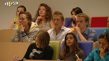RTL Z Nieuws Studenten hebben vaak geen idee hoe hoog hun studieschuld is