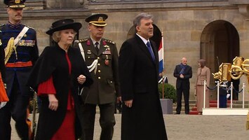 RTL Nieuws 'Gül liet koningin Beatrix in de kou wachten'