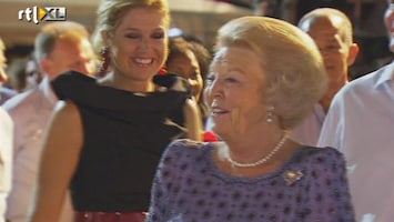 RTL Nieuws Koningin Beatrix feestelijk onthaald op Cura