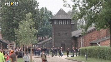 RTL Nieuws Spelers Oranje bezoeken Auschwitz
