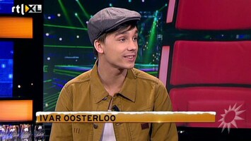 RTL Boulevard The Voice-finalist Ivar aan de desk