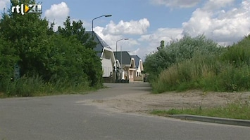 RTL Nieuws Politie surveilleert extra bij kamp Waalre