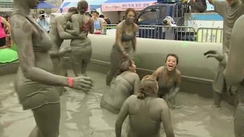 RTL Nieuws Glibberig modderfestival in Zuid-Korea